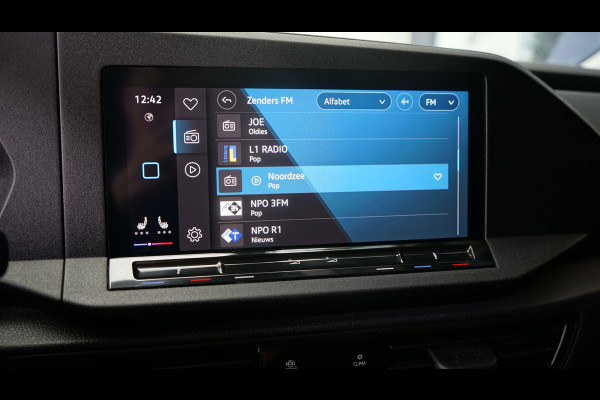 Volkswagen Caddy 1.5 eTSI MAXTON DESIGN AUTOMAAT|BENZINE|CAMERA|CARPLAY|CRUISE|NAVIGATIE|PDC|STANDKACHEL|STOELVERWARMING|TREKHAAK