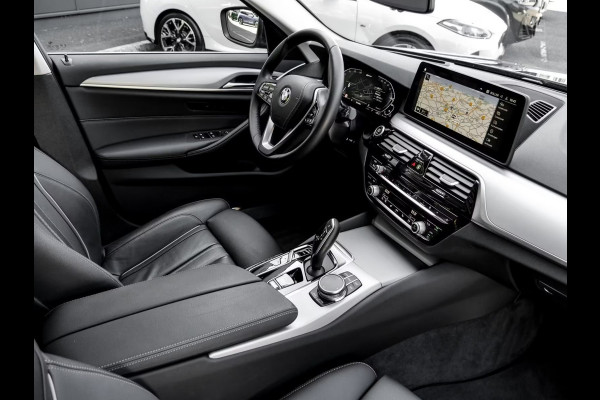 BMW 5 Serie Touring 530e ** LASER, NAVI+, DAKOTA LEDER, PANORAMA, HuD, KEYLESS, MEM, 38.5k onder NP ** 1e EIG - UNFALLFREI - BMW GAR ** ** INFORMEER OOK NAAR ONZE AANTREKKELIJKE FINANCIAL-LEASE TARIEVEN **