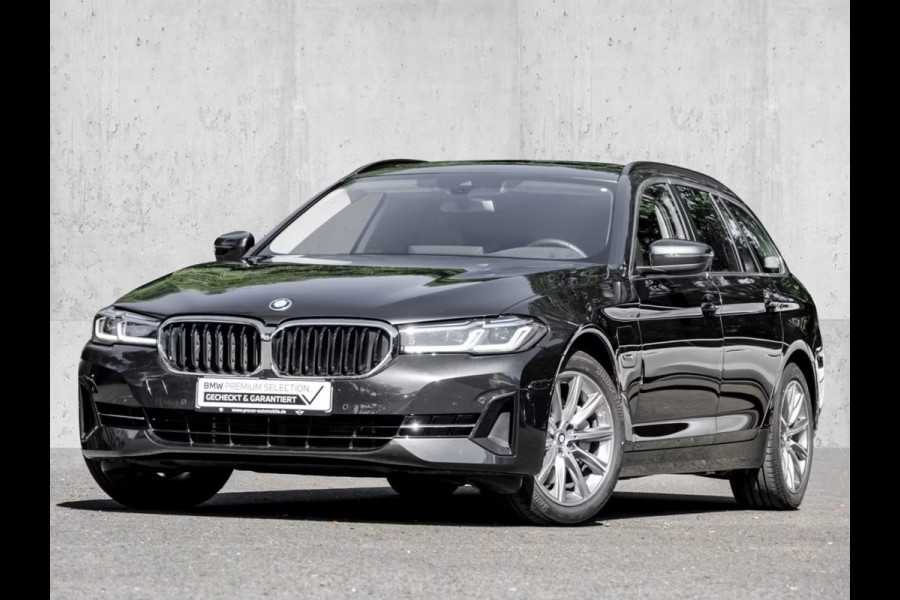 BMW 5 Serie Touring 530e ** LASER, NAVI+, DAKOTA LEDER, PANORAMA, HuD, KEYLESS, MEM, 38.5k onder NP ** 1e EIG - UNFALLFREI - BMW GAR ** ** INFORMEER OOK NAAR ONZE AANTREKKELIJKE FINANCIAL-LEASE TARIEVEN **