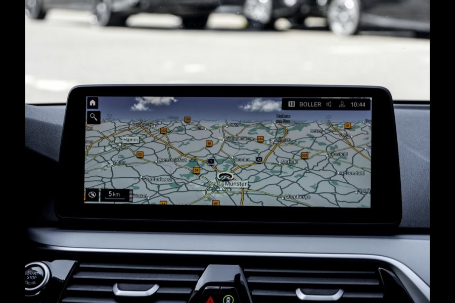 BMW 5 Serie Touring 530e ** LASER, NAVI+, DAKOTA LEDER, PANORAMA, HuD, KEYLESS, MEM, 38.5k onder NP ** 1e EIG - UNFALLFREI - BMW GAR ** ** INFORMEER OOK NAAR ONZE AANTREKKELIJKE FINANCIAL-LEASE TARIEVEN **