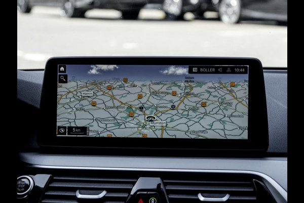 BMW 5 Serie Touring 530e ** LASER, NAVI+, DAKOTA LEDER, PANORAMA, HuD, KEYLESS, MEM, 38.5k onder NP ** 1e EIG - UNFALLFREI - BMW GAR ** ** INFORMEER OOK NAAR ONZE AANTREKKELIJKE FINANCIAL-LEASE TARIEVEN **