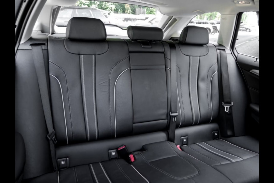 BMW 5 Serie Touring 530e ** LASER, NAVI+, DAKOTA LEDER, PANORAMA, HuD, KEYLESS, MEM, 38.5k onder NP ** 1e EIG - UNFALLFREI - BMW GAR ** ** INFORMEER OOK NAAR ONZE AANTREKKELIJKE FINANCIAL-LEASE TARIEVEN **