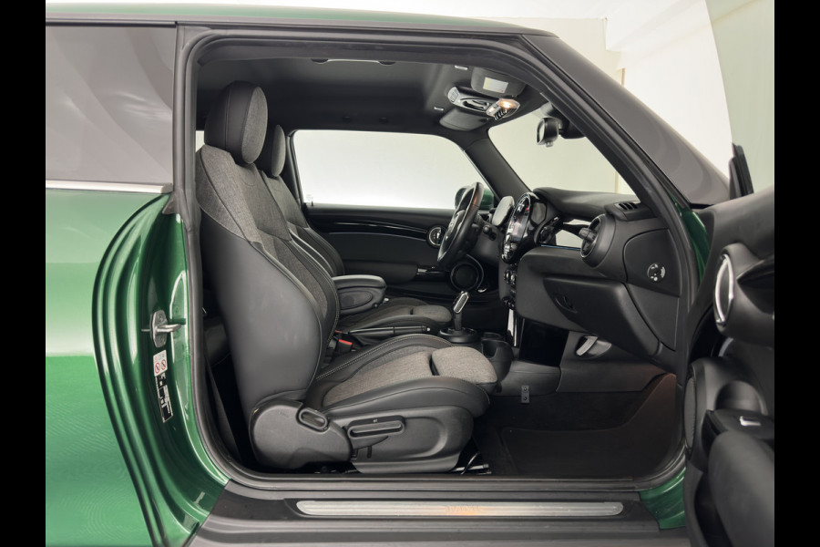 MINI 3-deurs 1.5 One Business Edition (INCL.BTW) Aut. *LEATHER-FABRIC | FULL-LED | NAVI-FULLMAP | SPORT-SEATS | AMBIENT-LIGHT | DIGI-COCKPIT | PRIVACY-GLASS | DAB+ | ECC | PDC | CRUISE | 16''ALU*