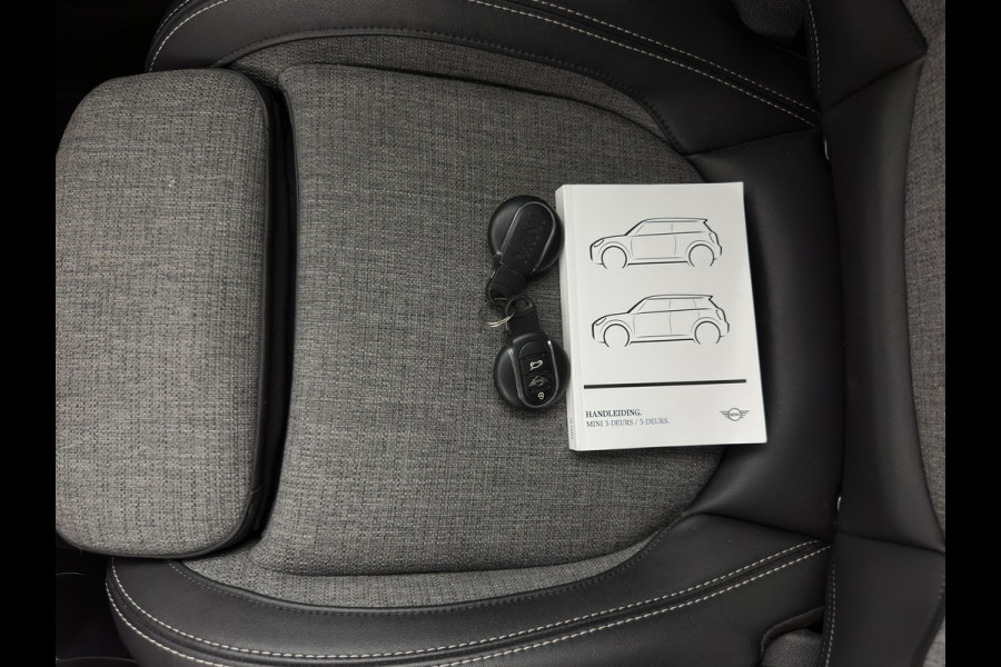 MINI 3-deurs 1.5 One Business Edition (INCL.BTW) Aut. *LEATHER-FABRIC | FULL-LED | NAVI-FULLMAP | SPORT-SEATS | AMBIENT-LIGHT | DIGI-COCKPIT | PRIVACY-GLASS | DAB+ | ECC | PDC | CRUISE | 16''ALU*