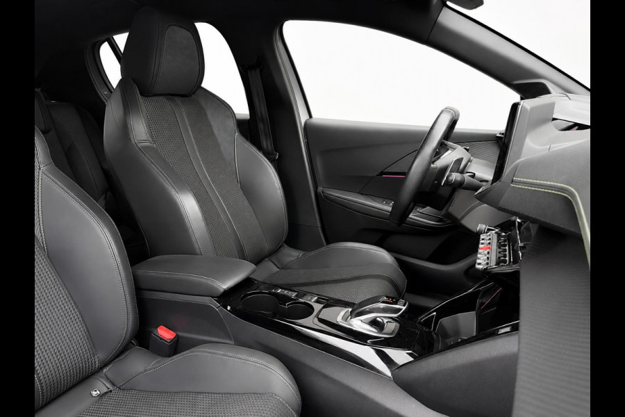 Peugeot 208 1.2 PureTech Allure pack Automaat Navigatie Apple CarPlay Android Auto Parkeerhulp Cruise control Climate control Lichtmetalen velgen