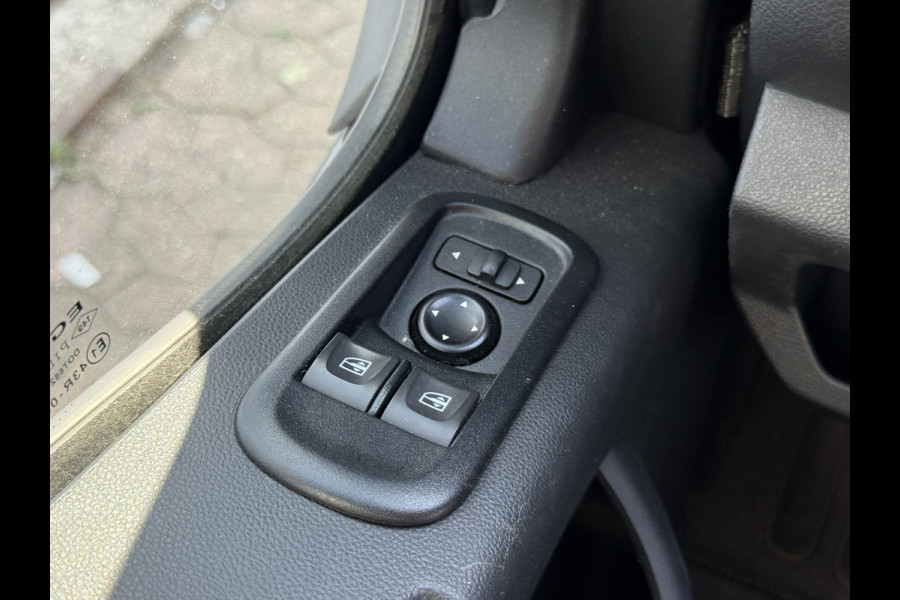 Renault Master Plancher T35 2.3 DCI 150PK Lowliner Bakwagen Airco Cruise Control Camera Foodtruck Meubelbak Paardenwagen