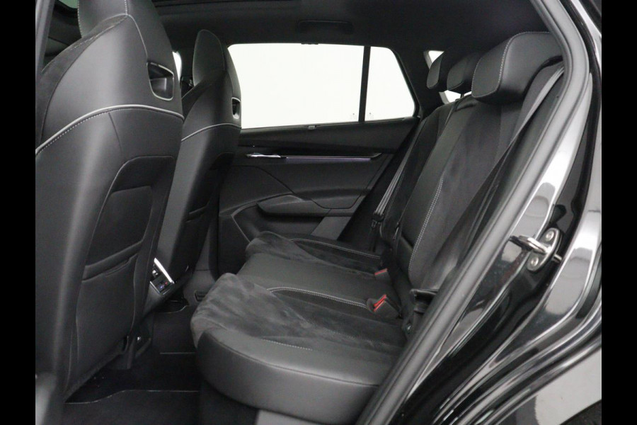 Škoda Enyaq iV 80 Business Edition | SOH 93,6% | Panoramadak | Leder/alcantara | Memory | Stuur/stoel verwarming | Adaptive cruise | Carplay | Sfeerverlichting | Camera | Park assist | Trekhaak