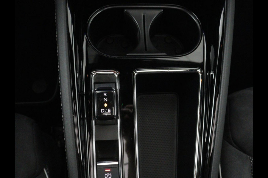 Škoda Enyaq iV 80 Business Edition | SOH 93,6% | Panoramadak | Leder/alcantara | Memory | Stuur/stoel verwarming | Adaptive cruise | Carplay | Sfeerverlichting | Camera | Park assist | Trekhaak