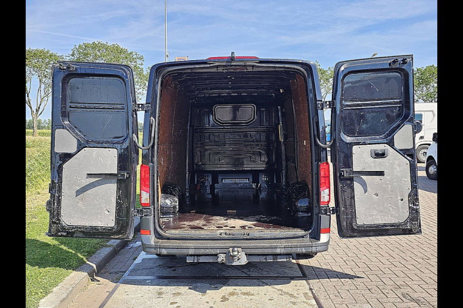 Volkswagen Crafter 30 2.0 TDI L3H2 Highline Cruise control, Airco, Pdc, Carplay, Navi, Camera, Stoelverwarming, DSG autom, Trekhaak