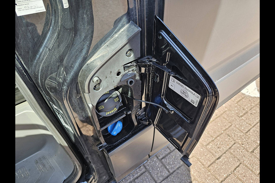 Volkswagen Crafter 30 2.0 TDI L3H2 Highline Cruise control, Airco, Pdc, Carplay, Navi, Camera, Stoelverwarming, DSG autom, Trekhaak