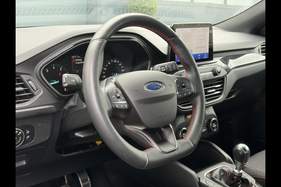 Ford Focus 1.0 EcoBoost ST Line Business 2e Eigenaar l Navi l Clima l Cruise l 125pk l Keyless l Pdc V+A l 18 '' Lmv  l N.A.P l Apk tot 02-2028