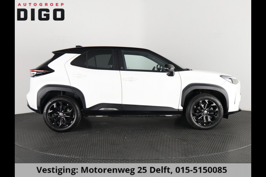 Toyota Yaris Cross 1.5 HYBRIDE BLACK & WHITE AUTOMAAT GARANTIE 3-2034 LM VELGEN. CARPLAY NAVI.ADAPTIEVE CRUISE CONTROLL