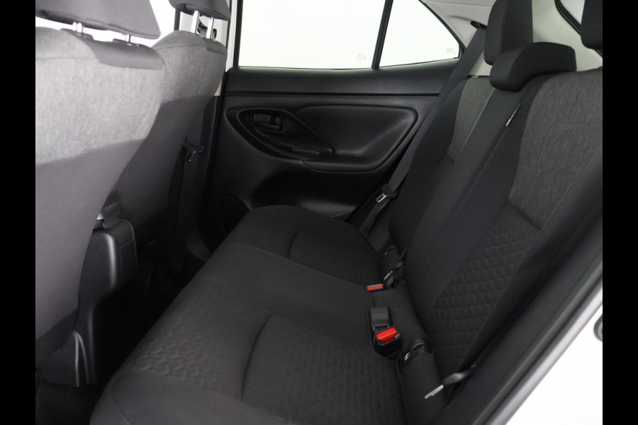 Toyota Yaris Cross 1.5 HYBRIDE BLACK & WHITE AUTOMAAT GARANTIE 3-2034 LM VELGEN. CARPLAY NAVI.ADAPTIEVE CRUISE CONTROLL