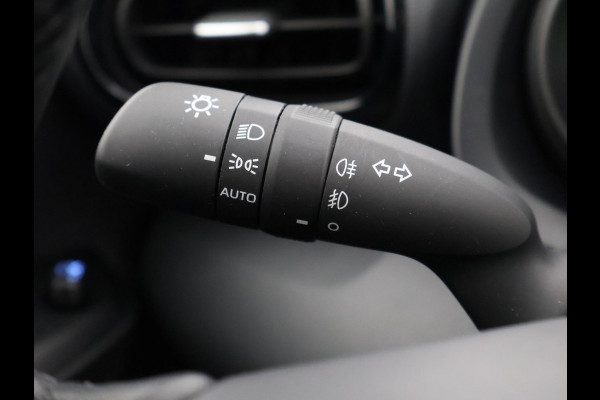 Toyota Yaris Cross 1.5 HYBRIDE BLACK & WHITE AUTOMAAT GARANTIE 3-2034 LM VELGEN. CARPLAY NAVI.ADAPTIEVE CRUISE CONTROLL