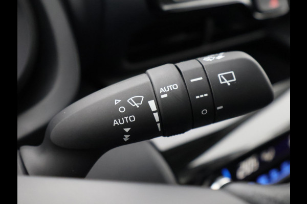 Toyota Yaris Cross 1.5 HYBRIDE BLACK & WHITE AUTOMAAT GARANTIE 3-2034 LM VELGEN. CARPLAY NAVI.ADAPTIEVE CRUISE CONTROLL