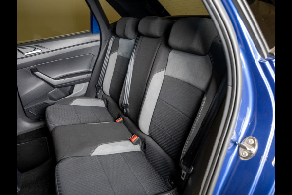 Volkswagen Polo 1.0 TSI Highline Business R 110pk / Panoramadak / Beats audio / Achteruitrijcamera / Stoelverwarming / Cruise control adaptief / Navigatie / Apple carplay /
