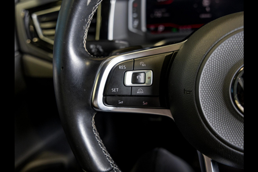 Volkswagen Polo 1.0 TSI Highline Business R 110pk / Panoramadak / Beats audio / Achteruitrijcamera / Stoelverwarming / Cruise control adaptief / Navigatie / Apple carplay /