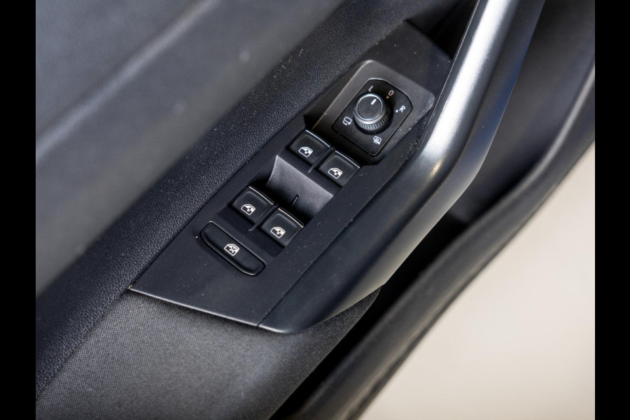 Volkswagen Polo 1.0 TSI Highline Business R 110pk / Panoramadak / Beats audio / Achteruitrijcamera / Stoelverwarming / Cruise control adaptief / Navigatie / Apple carplay /