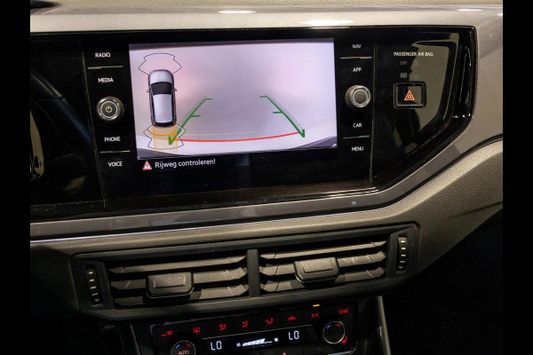 Volkswagen Polo 1.0 TSI Highline Business R 110pk / Panoramadak / Beats audio / Achteruitrijcamera / Stoelverwarming / Cruise control adaptief / Navigatie / Apple carplay /