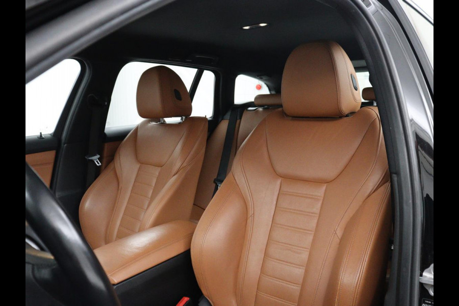 BMW 3 Serie Touring 330e Business Edition Plus | SOH 88,3% | Leder | Stoelverwarming | | Carplay | Navigatie | Park assist | Sfeerverlichting | Elektrische achterklep
