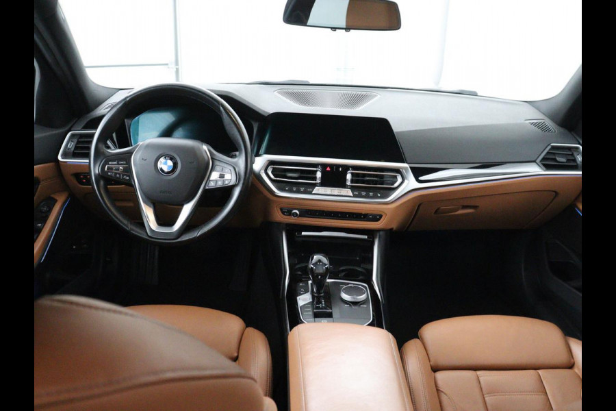 BMW 3 Serie Touring 330e Business Edition Plus | SOH 88,3% | Leder | Stoelverwarming | | Carplay | Navigatie | Park assist | Sfeerverlichting | Elektrische achterklep