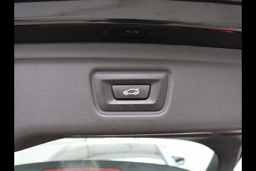 BMW 3 Serie Touring 330e Business Edition Plus | SOH 88,3% | Leder | Stoelverwarming | | Carplay | Navigatie | Park assist | Sfeerverlichting | Elektrische achterklep
