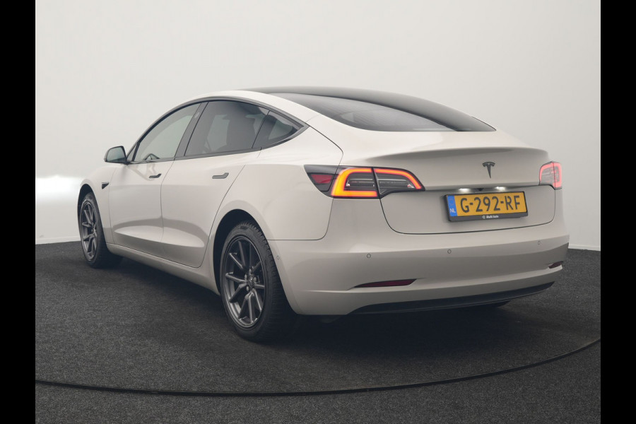Tesla Model 3 Standard RWD Plus 60 kWh 325pk | Adaptive Cruise | Panodak | Self Driving | Camera | Keyless | Navigatie Via Google Maps | Spotify | DAB | 19"L.M |