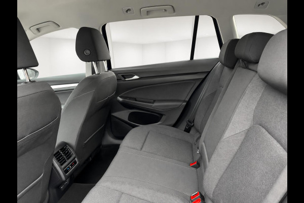 Volkswagen Golf Variant 1.5 eTSI Life Business Automaat Trekhaak Airco ECC Navi Carplay Adaptive Cruise Control Full LED Stoel/stuurwielverwarming PDC VA Camera DAB Virtual Cockpit Privacy Glass