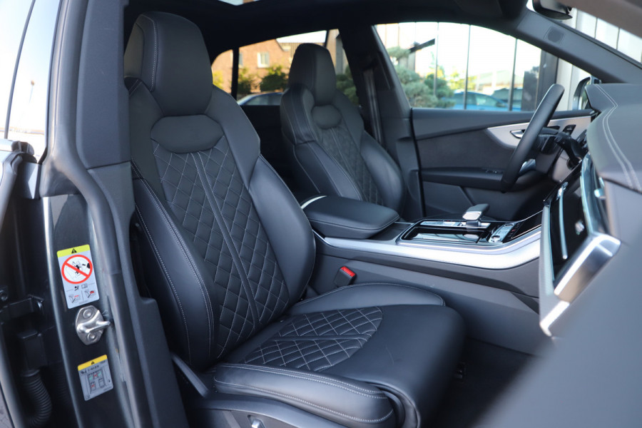 Audi Q8 60 TFSI e quattro S Competition | 490PK | Achterasbesturing | Luchtvering | Head-up | Keyless-go | S-Stoelen | Matrix-led | Sfee
