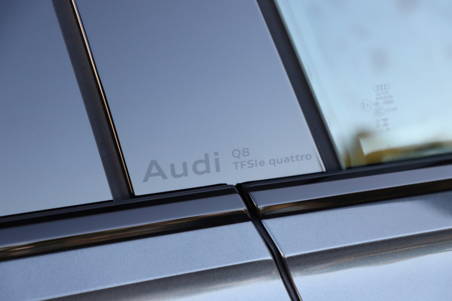 Audi Q8 60 TFSI e quattro S Competition | 490PK | Achterasbesturing | Luchtvering | Head-up | Keyless-go | S-Stoelen | Matrix-led | Sfee