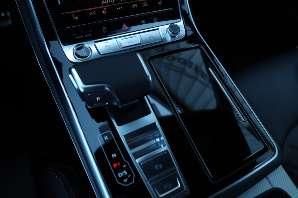 Audi Q8 60 TFSI e quattro S Competition | 490PK | Achterasbesturing | Luchtvering | Head-up | Keyless-go | S-Stoelen | Matrix-led | Sfee