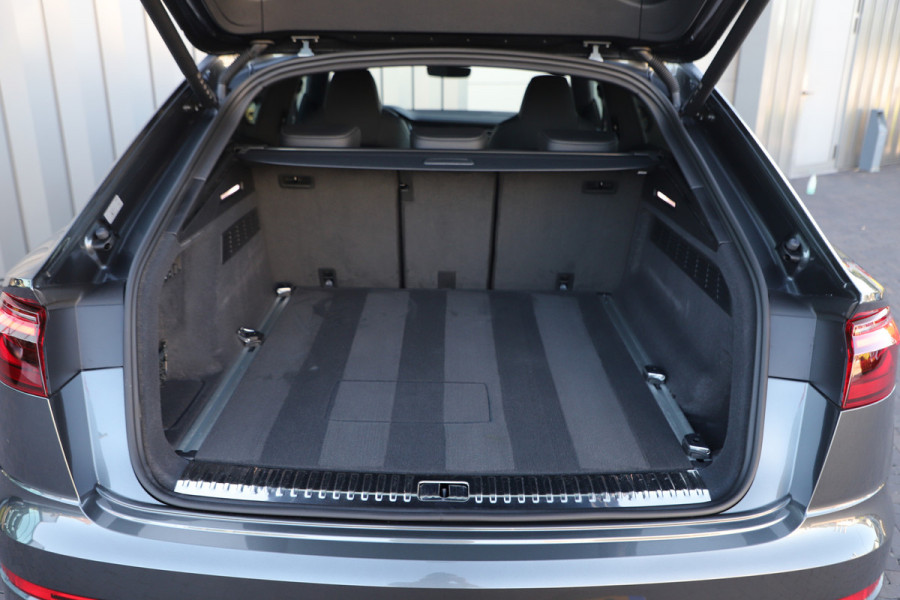 Audi Q8 60 TFSI e quattro S Competition | 490PK | Achterasbesturing | Luchtvering | Head-up | Keyless-go | S-Stoelen | Matrix-led | Sfee