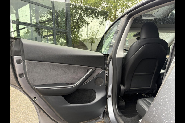 Tesla Model Y Long Range AWD 75 kWh SOH 97%| QUICKSILVER!| TESLA FABRIEKSGARANTIE TOT 05-2027/ 80.000KM | FABRIEKSGARANTIE OP ACCU & AANDRIJFLIJN TOT 2031 OF 192.000 KM |