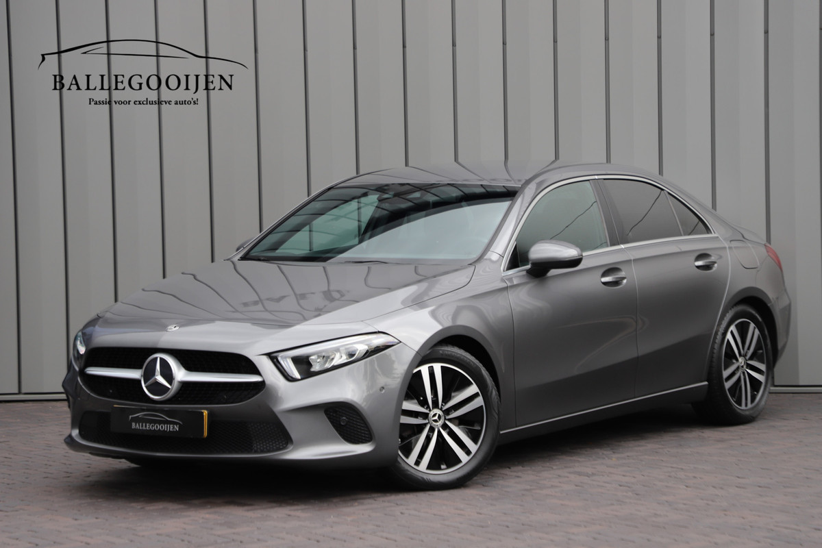 Mercedes-Benz A-Klasse 180 Business Solution Luxury | 136PK | Sfeerverlichting+ | Stoelverw. | Widescreen | Camera | Clima | Carplay | 2020.