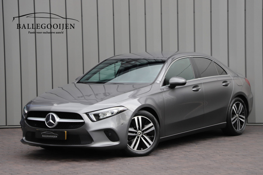 Mercedes-Benz A-Klasse 180 Business Solution Luxury | 136PK | Sfeerverlichting+ | Stoelverw. | Widescreen | Camera | Clima | Carplay | 2020.