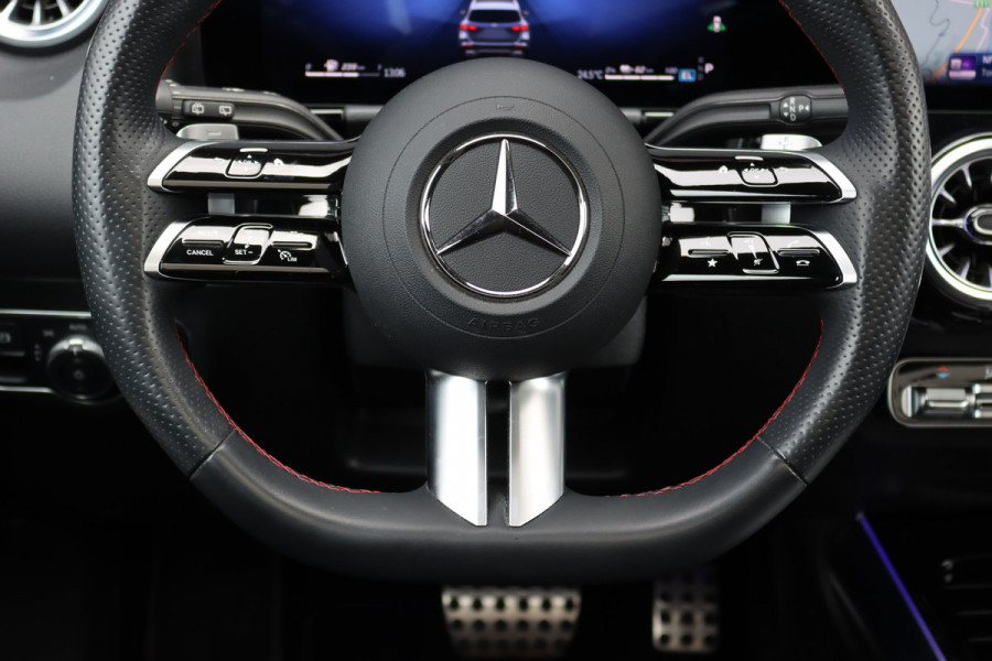 Mercedes-Benz GLA 250 e Star Edition AMG Line | Premium+ | Memory | Panoramadak | Distronic | Surround Camera | HUD | Keyless Go | Augmented Reality | Zitcomfortpakket |