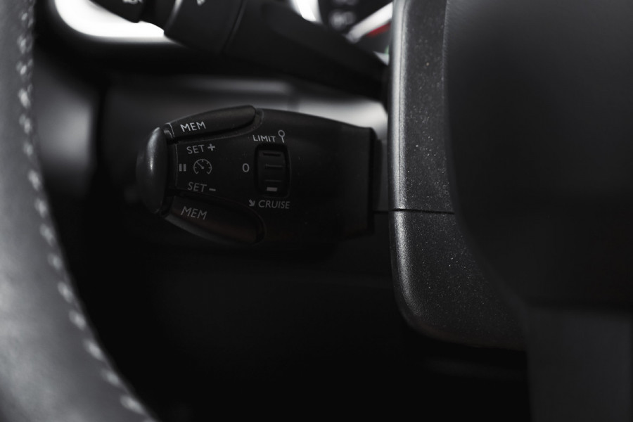 Citroën C3 1.2 PureTech 82 PK Feel Edition | Cruise | PDC | App. Connect | ECC | LM 16" |