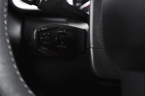 Citroën C3 1.2 PureTech 82 PK Feel Edition | Cruise | PDC | App. Connect | ECC | LM 16" |