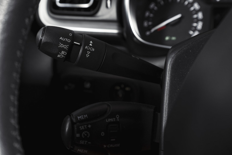Citroën C3 1.2 PureTech 82 PK Feel Edition | Cruise | PDC | App. Connect | ECC | LM 16" |