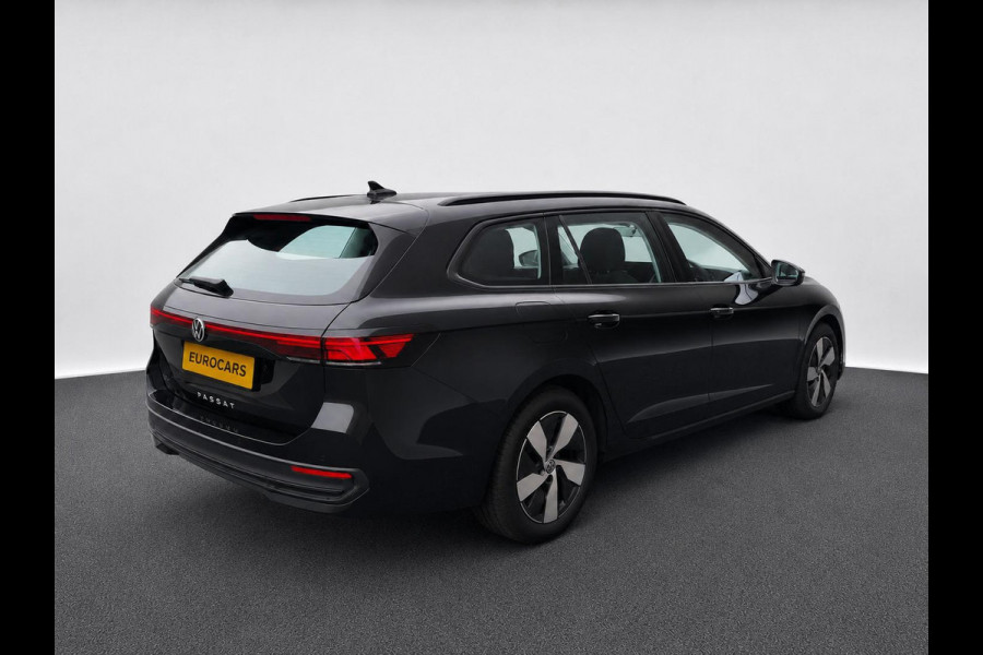 Volkswagen Passat Variant 1.5 eTSI Business Navigatie Apple Carplay Android Auto Camera Parkeerhulp Adaptive Cruise Control Stoel- en stuurverwarming  Virtual Cockpit Climate Control Lichtmetalen velgen