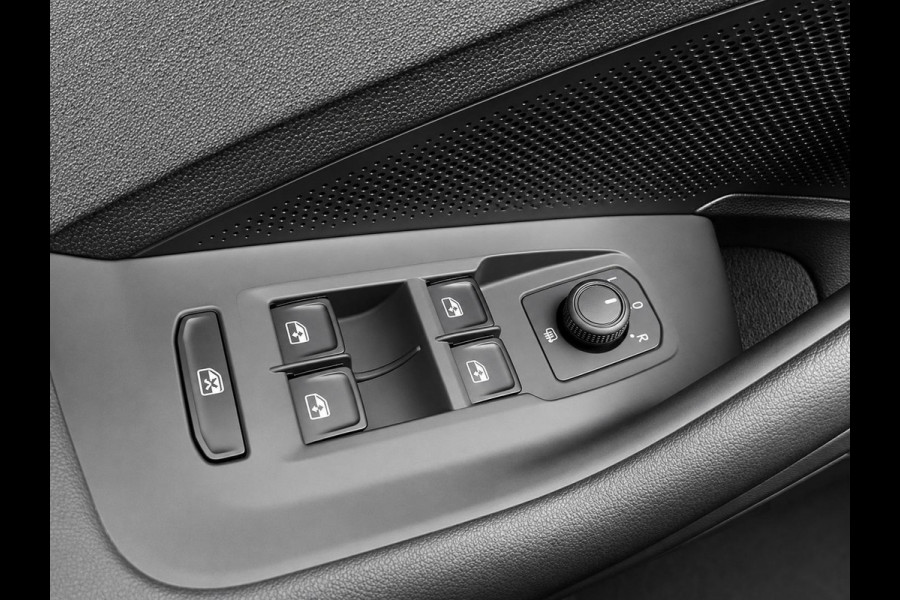 Volkswagen Passat Variant 1.5 eTSI Business Navigatie Apple Carplay Android Auto Camera Parkeerhulp Adaptive Cruise Control Stoel- en stuurverwarming  Virtual Cockpit Climate Control Lichtmetalen velgen