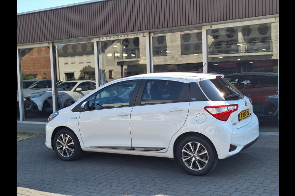 Toyota Yaris 1.5 Hybrid Y20 | Navigatie, Stoelverwarming, Lichtmetalen velgen, Privacy glass, Cruise control, Climate control