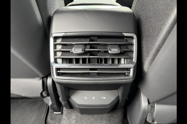 Lynk & Co 01 1.5 Core NIEUW MODEL! | FABRIEKSGARANTIE TOT 2030 | VOORSTOELEN VERWARMD | ACHTERUIRIJCAMERA | ADAPT. CRUISE CONTROL