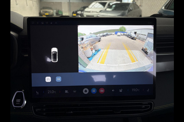 Lynk & Co 01 1.5 Core NIEUW MODEL! | FABRIEKSGARANTIE TOT 2030 | VOORSTOELEN VERWARMD | ACHTERUIRIJCAMERA | ADAPT. CRUISE CONTROL