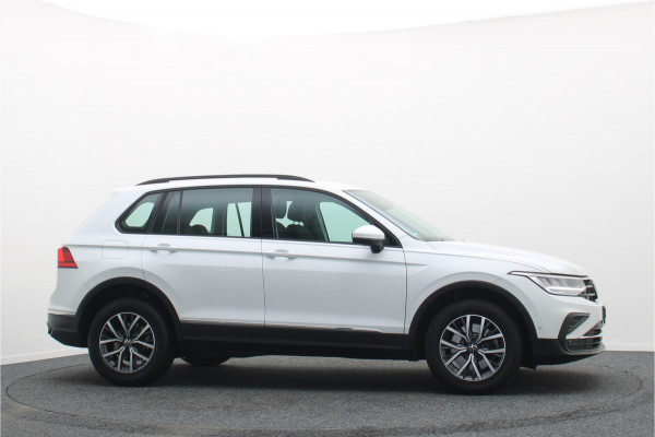 Volkswagen Tiguan 1.4 TSI DSG Plug-in Hybrid Life Navigatie, Camera, Apple CarPlay, ACC, Stoelverwarming, 17”, SOH 90.7%