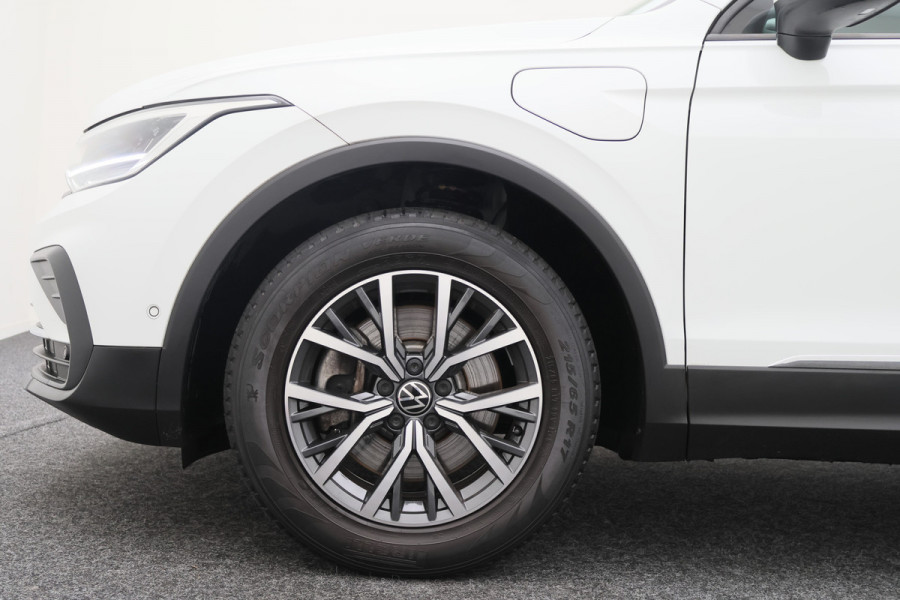 Volkswagen Tiguan 1.4 TSI DSG Plug-in Hybrid Life Navigatie, Camera, Apple CarPlay, ACC, Stoelverwarming, 17”, SOH 90.7%