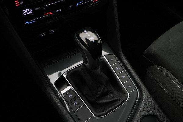 Volkswagen Tiguan 1.4 TSI DSG Plug-in Hybrid Life Navigatie, Camera, Apple CarPlay, ACC, Stoelverwarming, 17”, SOH 90.7%