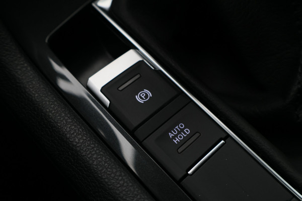 Volkswagen Tiguan 1.4 TSI DSG Plug-in Hybrid Life Navigatie, Camera, Apple CarPlay, ACC, Stoelverwarming, 17”, SOH 90.7%