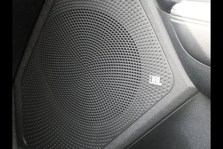 Kia e-Niro ExecutiveLine 64 kWh | SOH 94,6| Cruise | Keyless | Schuif-kanteldak | Stoelverwarming-ventilatie | JBL |