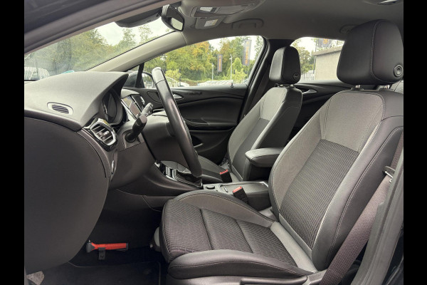 Opel Astra 1.2 Business Elegance 2e Eigenaar l Navi l Camera l Carplay l Keyless l Trekhaak l 110pk l Pdc V+A l Halfleder l 6 Bak l N.A.P l | Lm velgen l Rijstrooksensor l Apk tot 07-2027